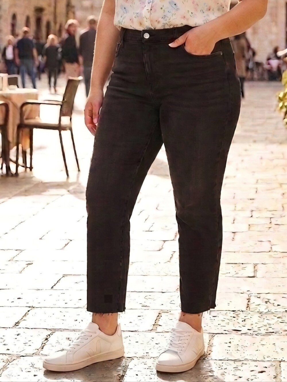 Old Navy Black Cropped Raw-Hem Jeans